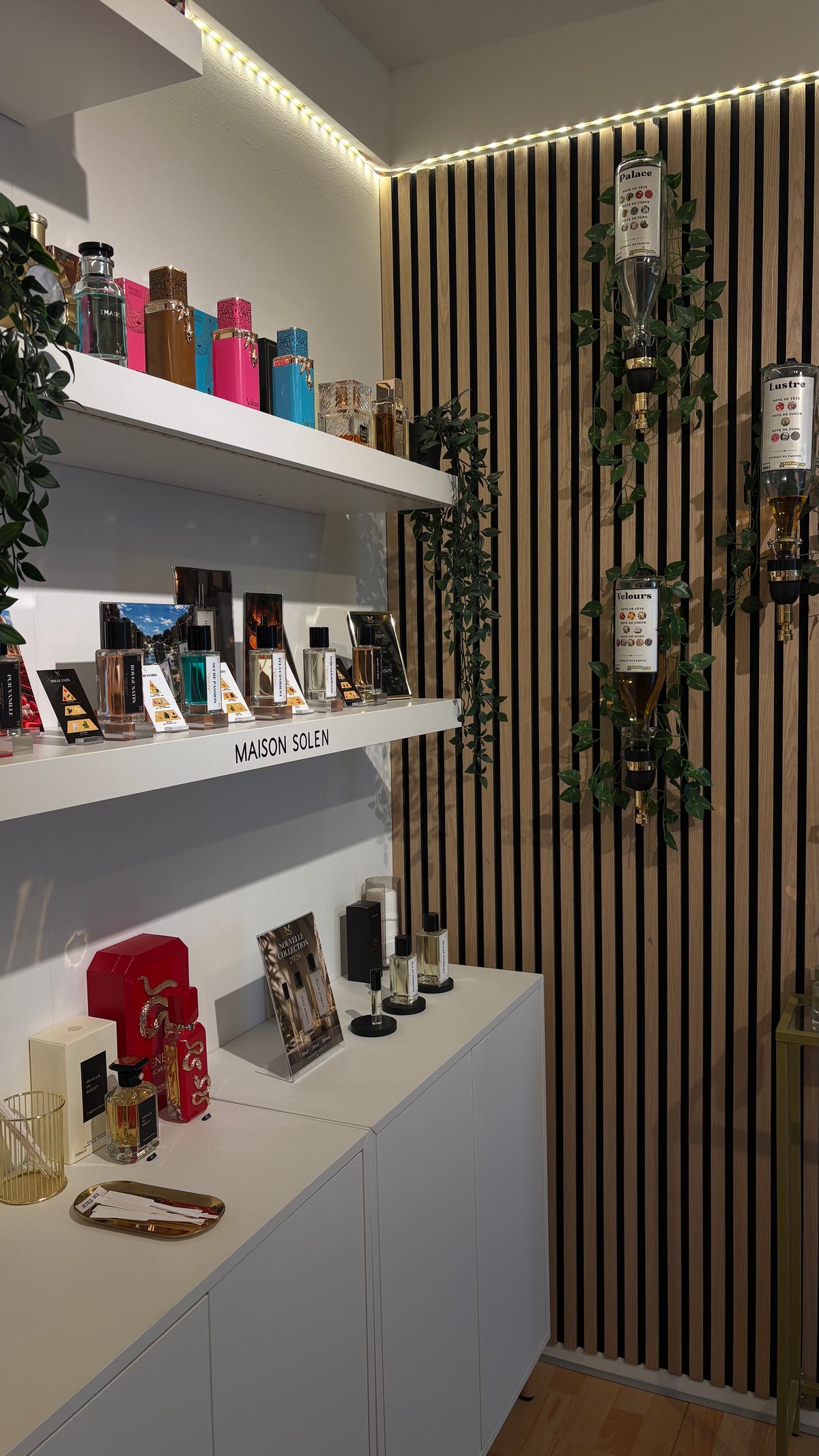 Interno del negozio Parfum4You a Prilly